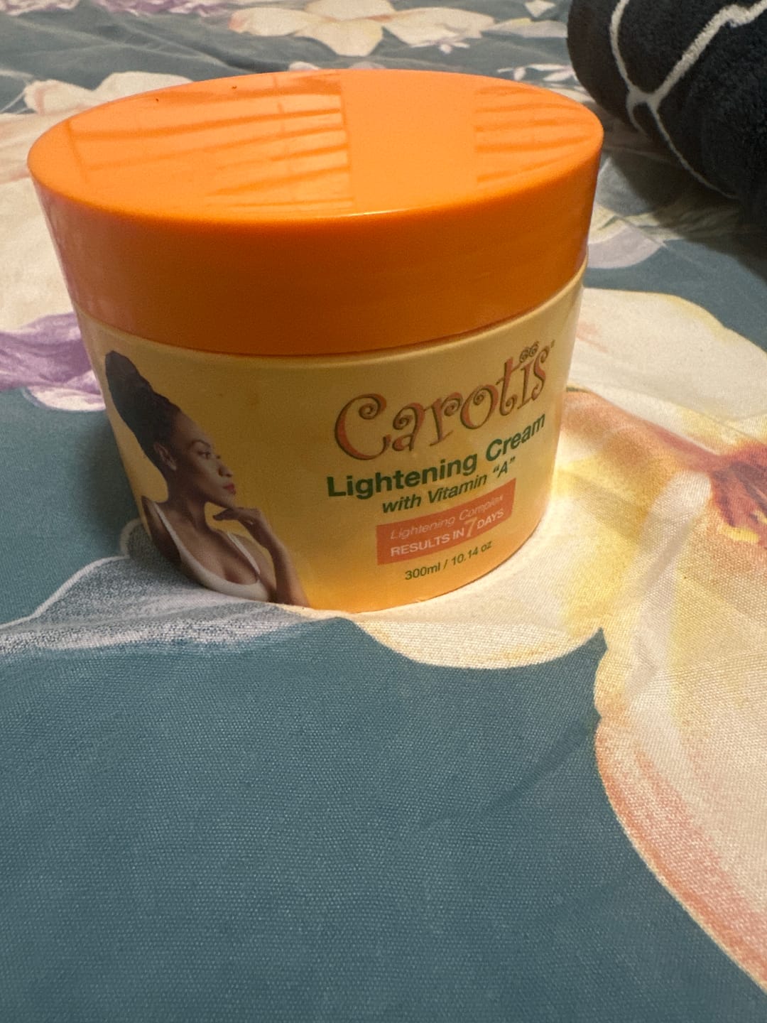 Customer photo review of Carotis Brightening Cream Jar With Vitamin A 300ml / 10.14 fl oz