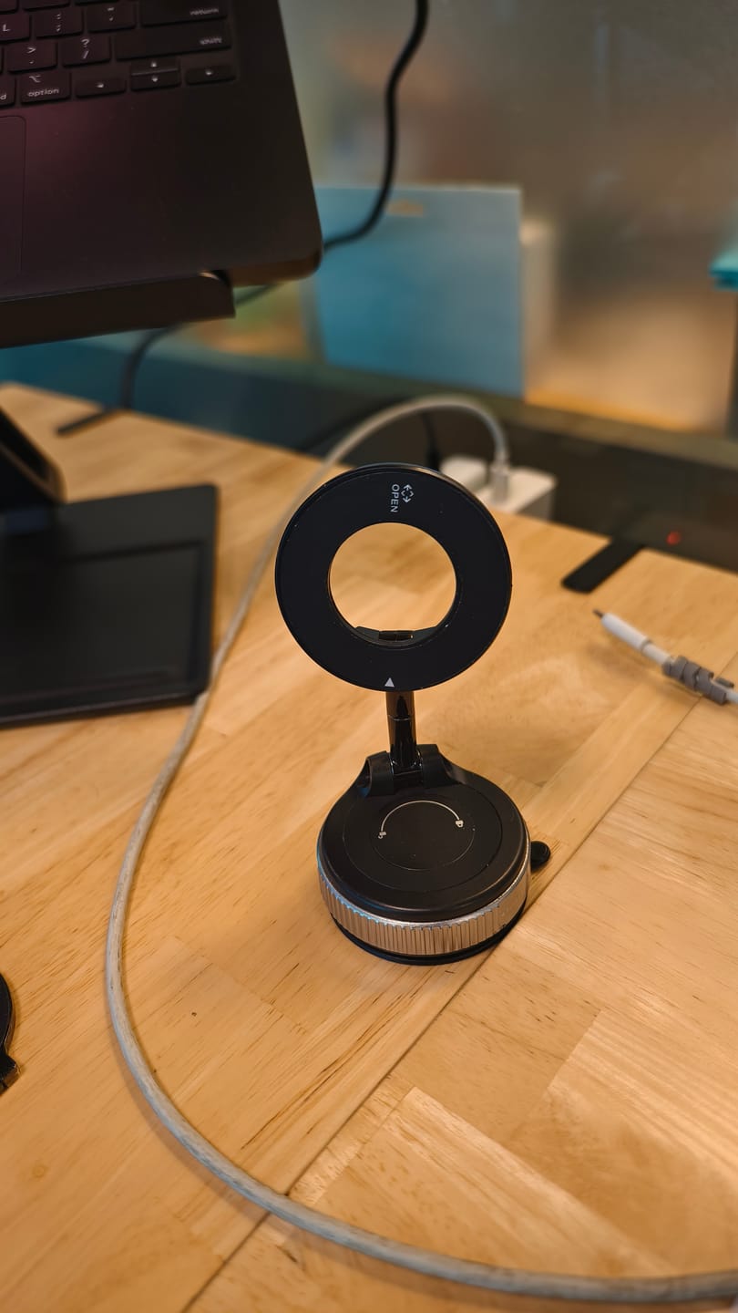 Customer photo review of 360° MagPro Magnetic Phone Holder by Casence