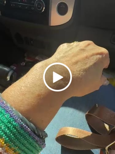 Customer video review of Besque® Magic Body Oil XL - 200ml