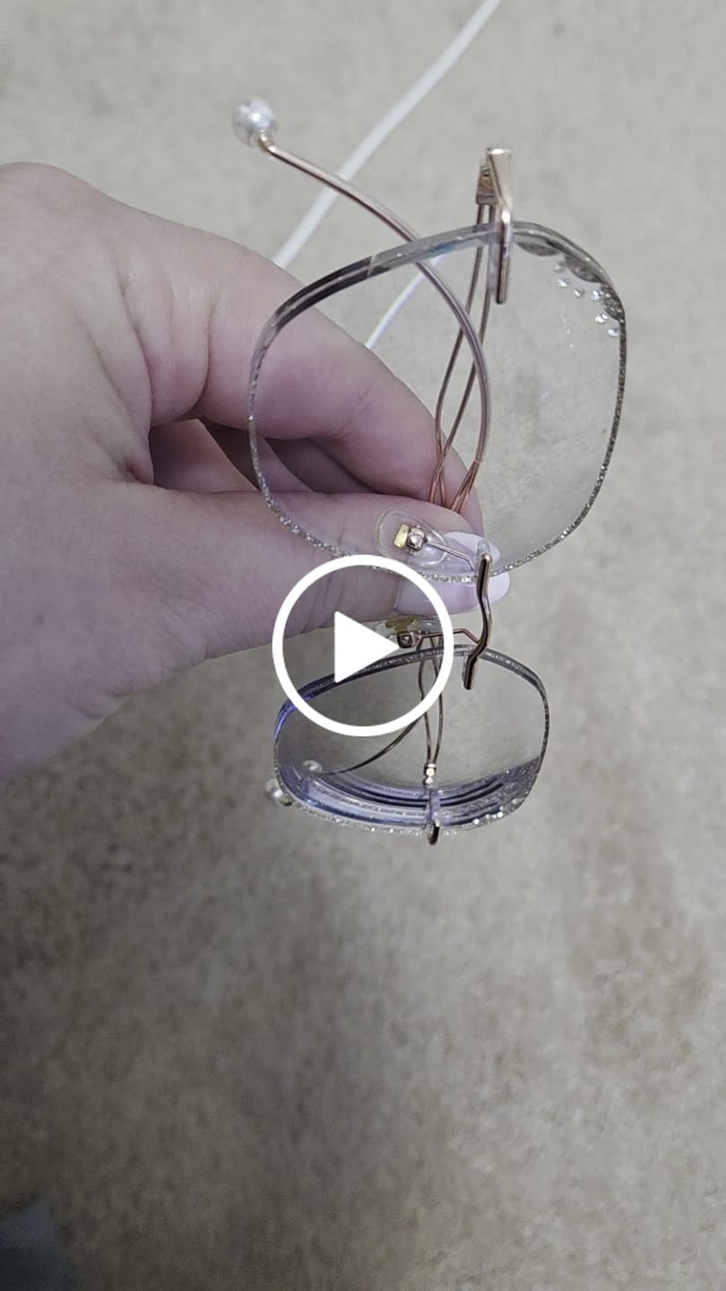 Customer video review of Aurora Eyeglasses