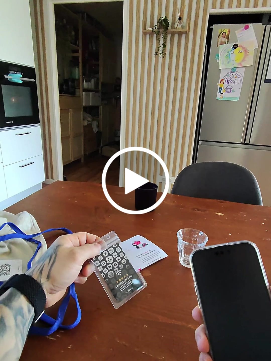 Customer video review of Carte NFC multi-liens Viewup Connect avec mini site