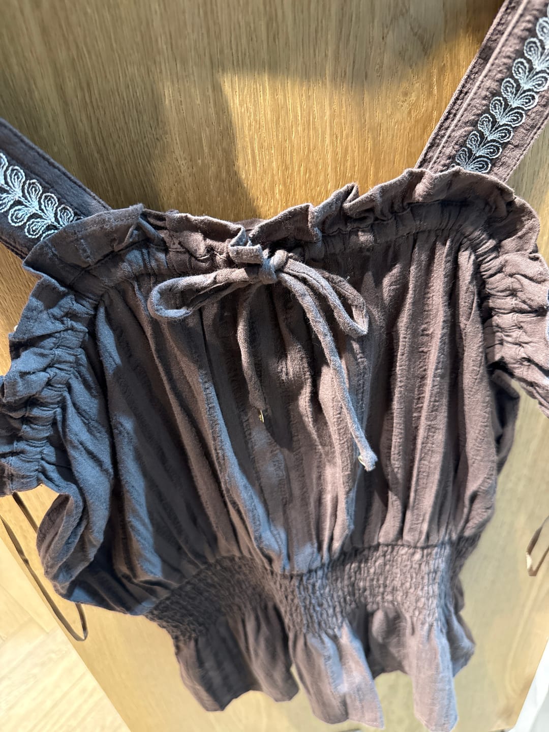Customer photo review of גופייה לנשים Crepe Smocked Waist Tank