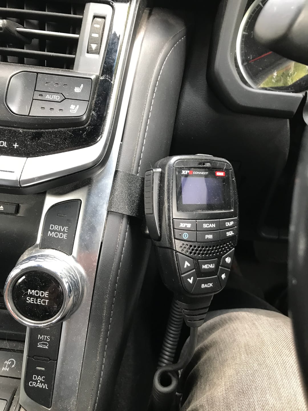 Customer photo review of UHF Handpiece Bracket - LC300 Series - Dash Mount