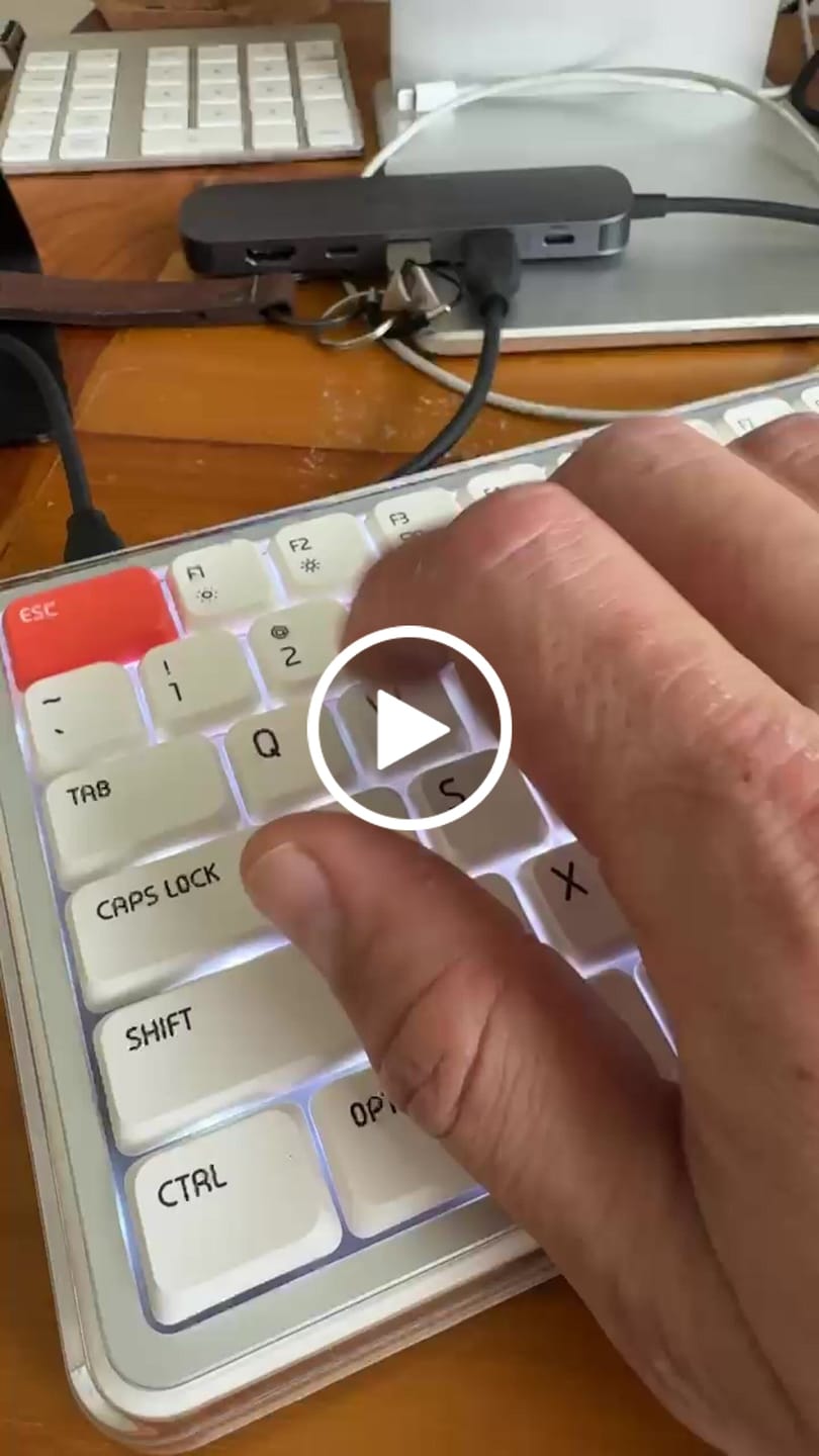 Customer video review of MelGeek O2 Tri-mode Wireless Mechanical Keyboard