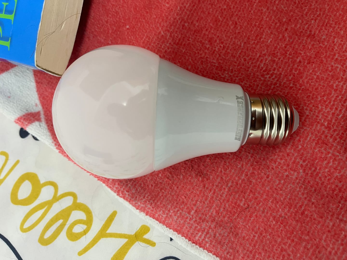 Customer photo review of AirGlow® Bombilla de Luz Roja y Sueño Circadiano