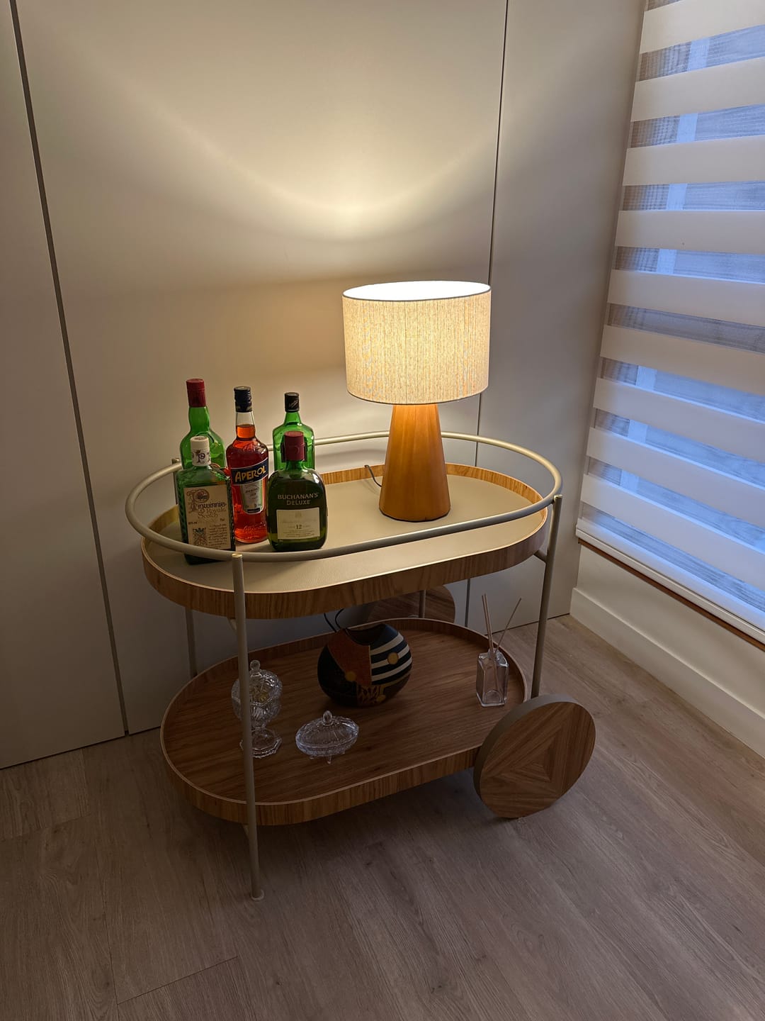 Customer photo review of Abajur de Mesa Wooden Cúpula de Linho