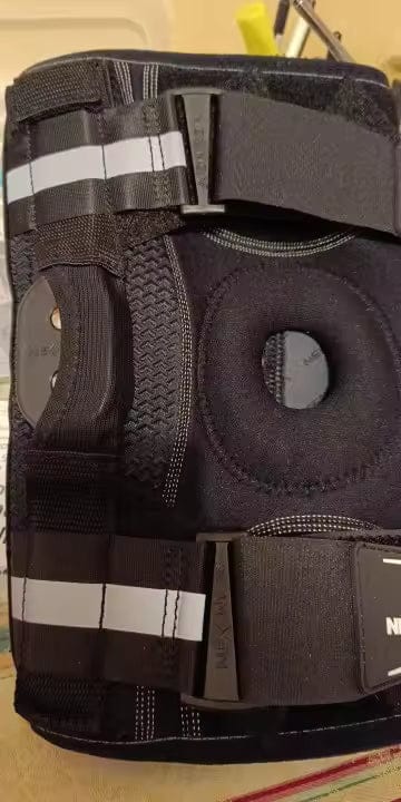 Customer photo review of Prothèse orthopédique genou avec renfort articulé