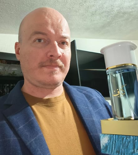Reseña con foto de un cliente sobre Perfume Ahmed al Maghribi KAAF 100ML XDP