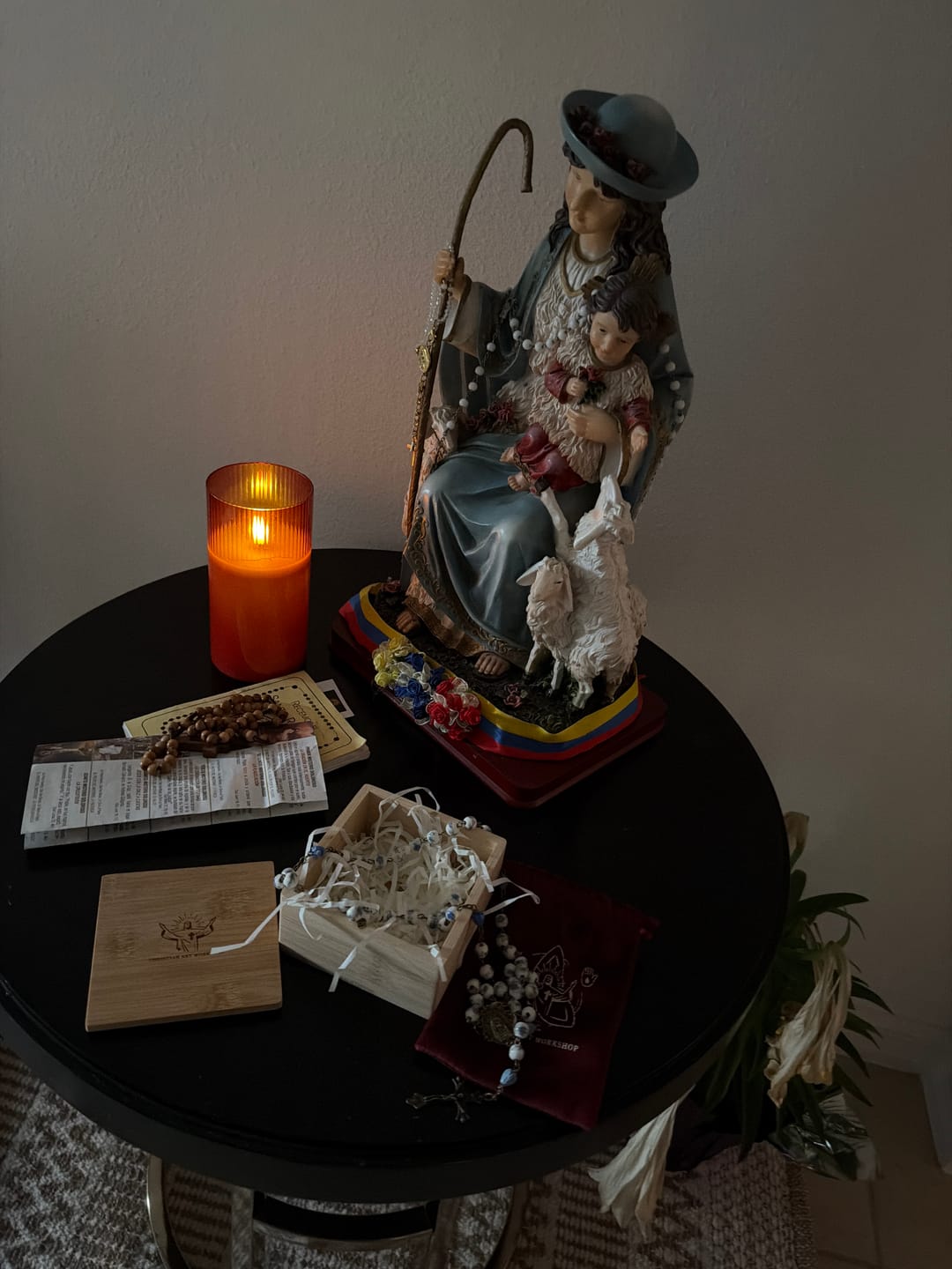 Customer photo review of FREE Today: Immaculate Heart of Mary & Crucifix of 8 mm Round Floral Acrylic Alloy Chain Rosary