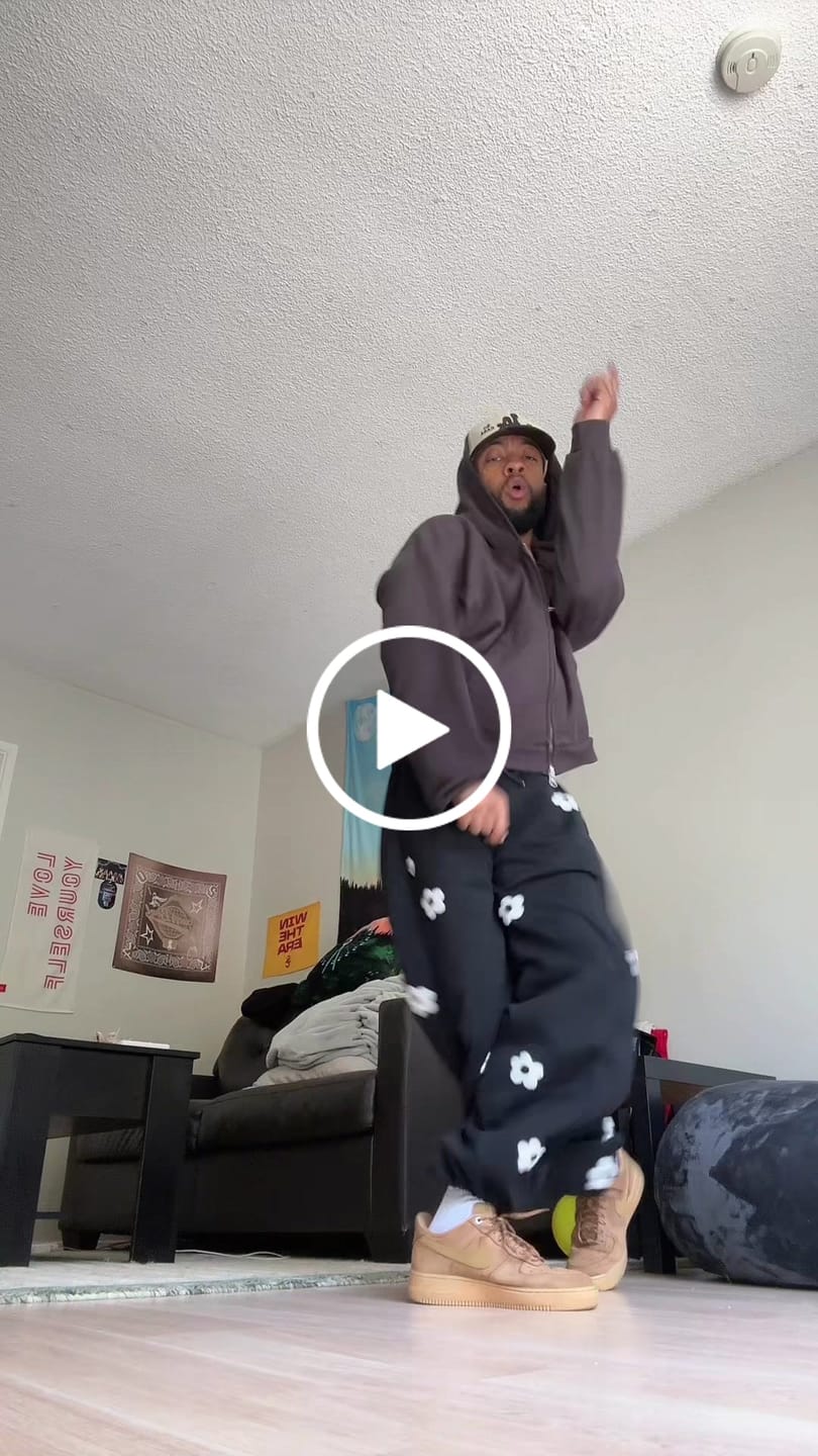 Customer video review of Aelfric Eden Embroidery Dog Baggy Barrel Sweatpants