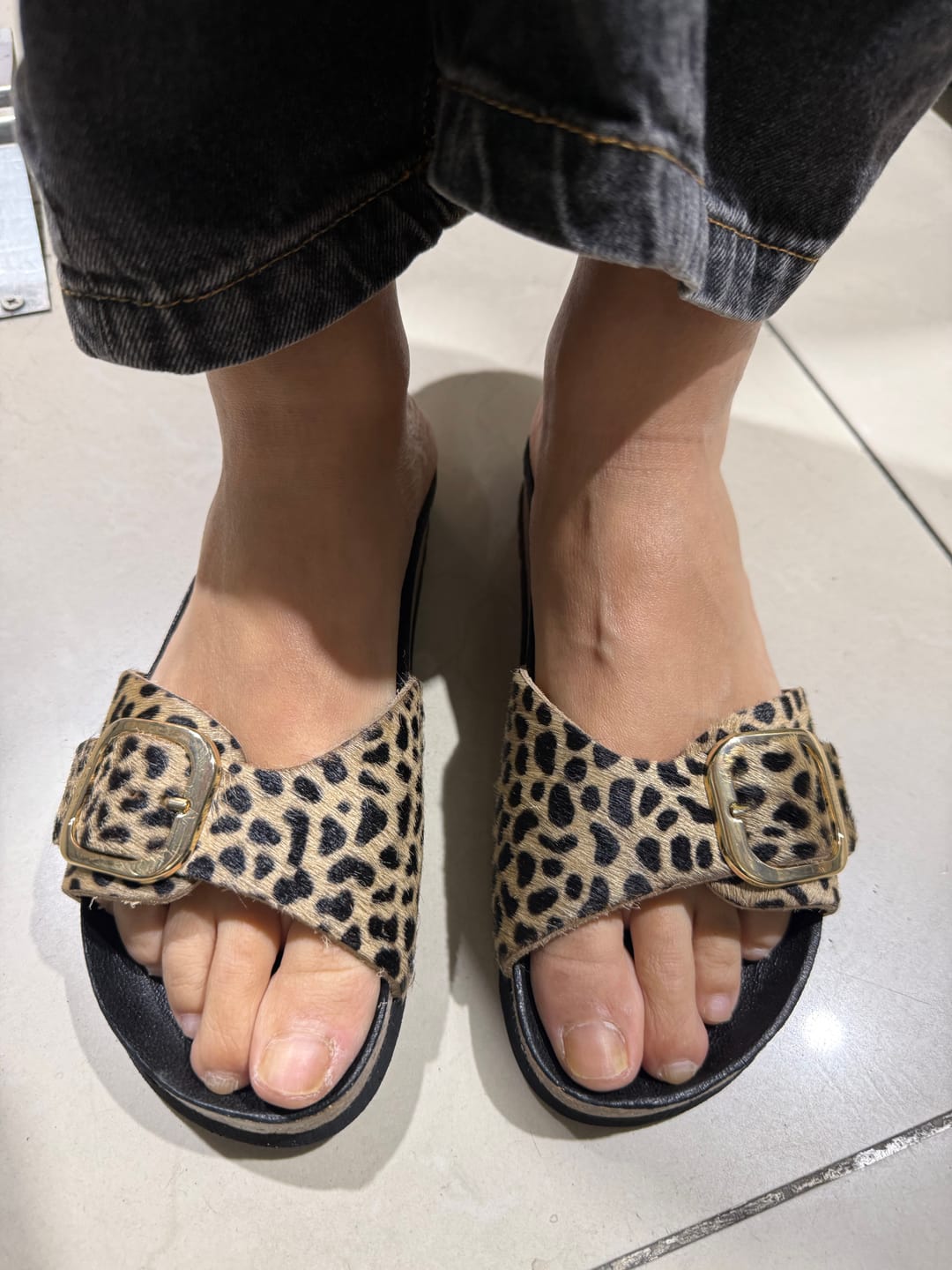 Customer photo review of כפכפים מנומרים לנשים Kathleen