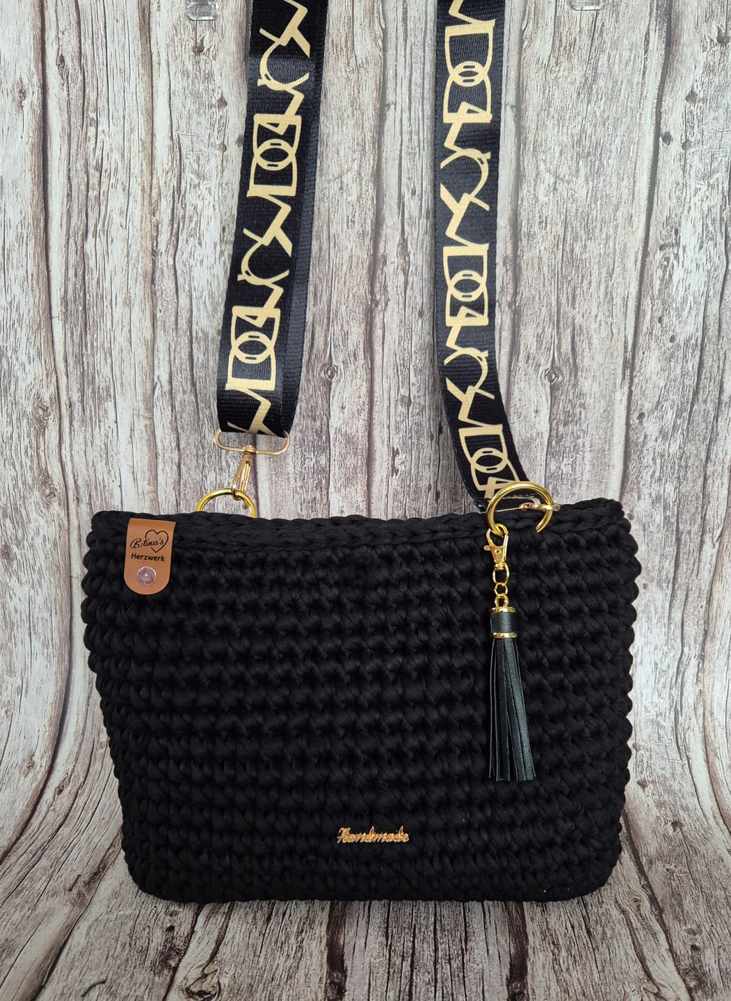 Customer photo review of Kunstleder-Labels mit Chicago Screws - Personalisierte Labels