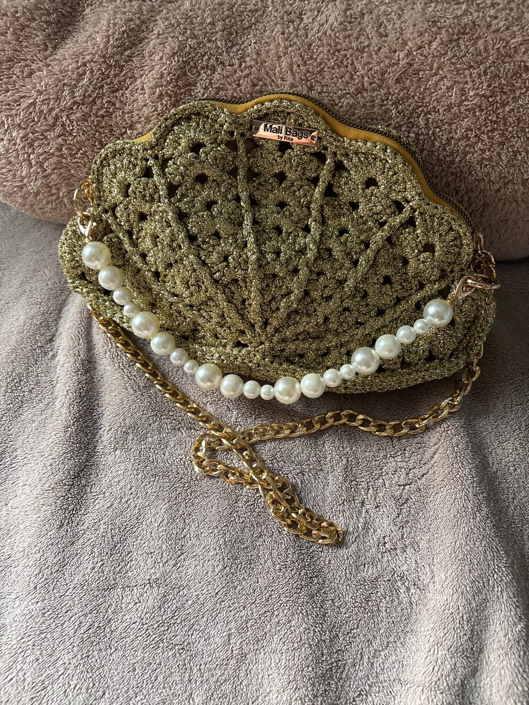 Customer photo review of Arabella clam shell GOLD