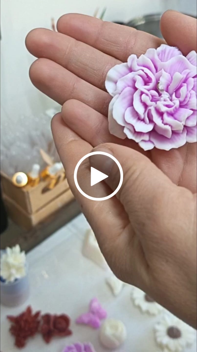 Customer video review of Fragancia BLACK PEONY & WILD EBONY