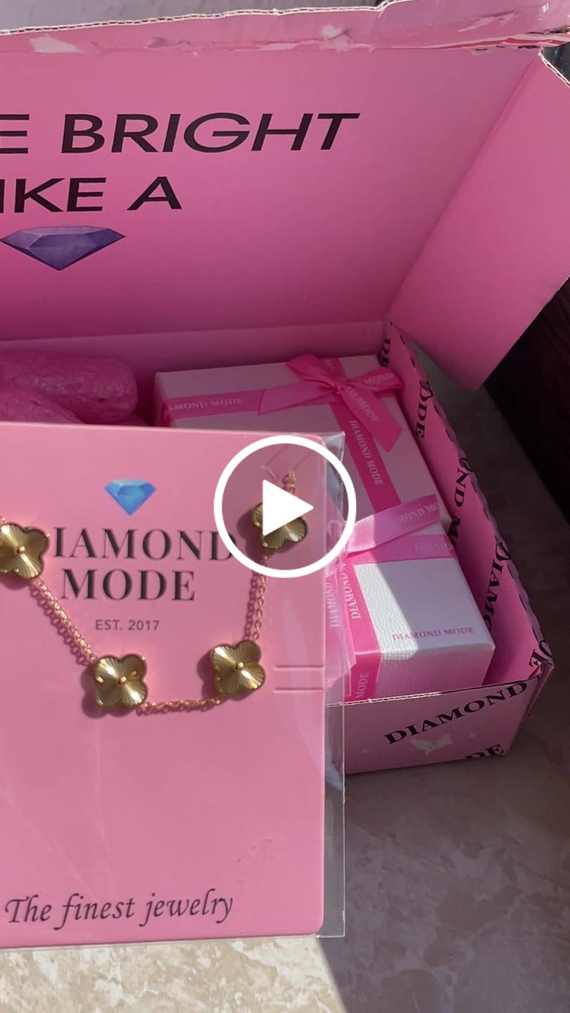 Customer video review of Shine Clover Armband | 18K vergoldet