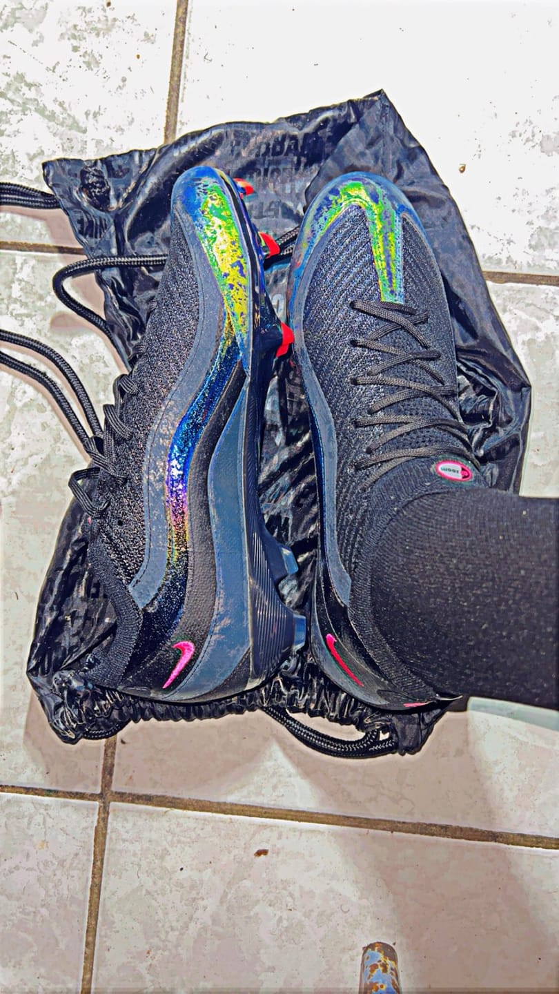 Customer photo review of Vapor 16 Air Max 95 FG - Noir/Solar Red