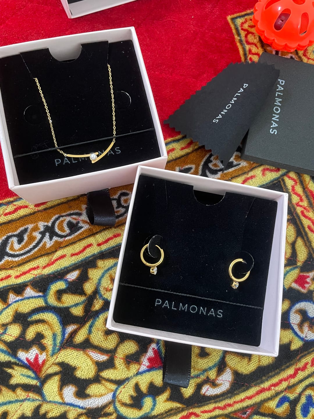 Customer photo review of Delicate Pearl Emblem Jewellery Set
