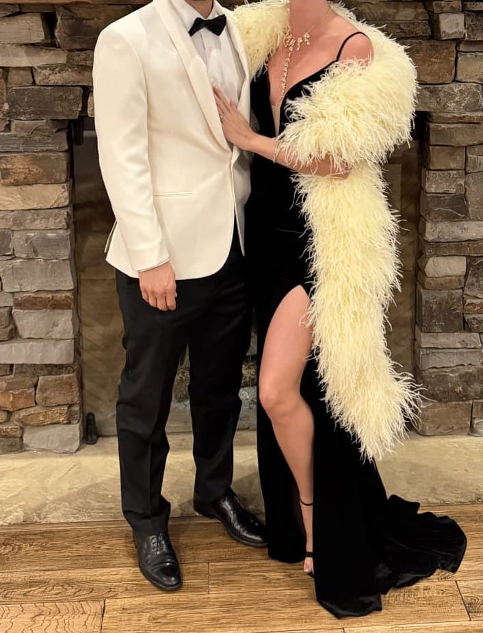 Customer photo review of Ostrich Feather Boa - 12Ply