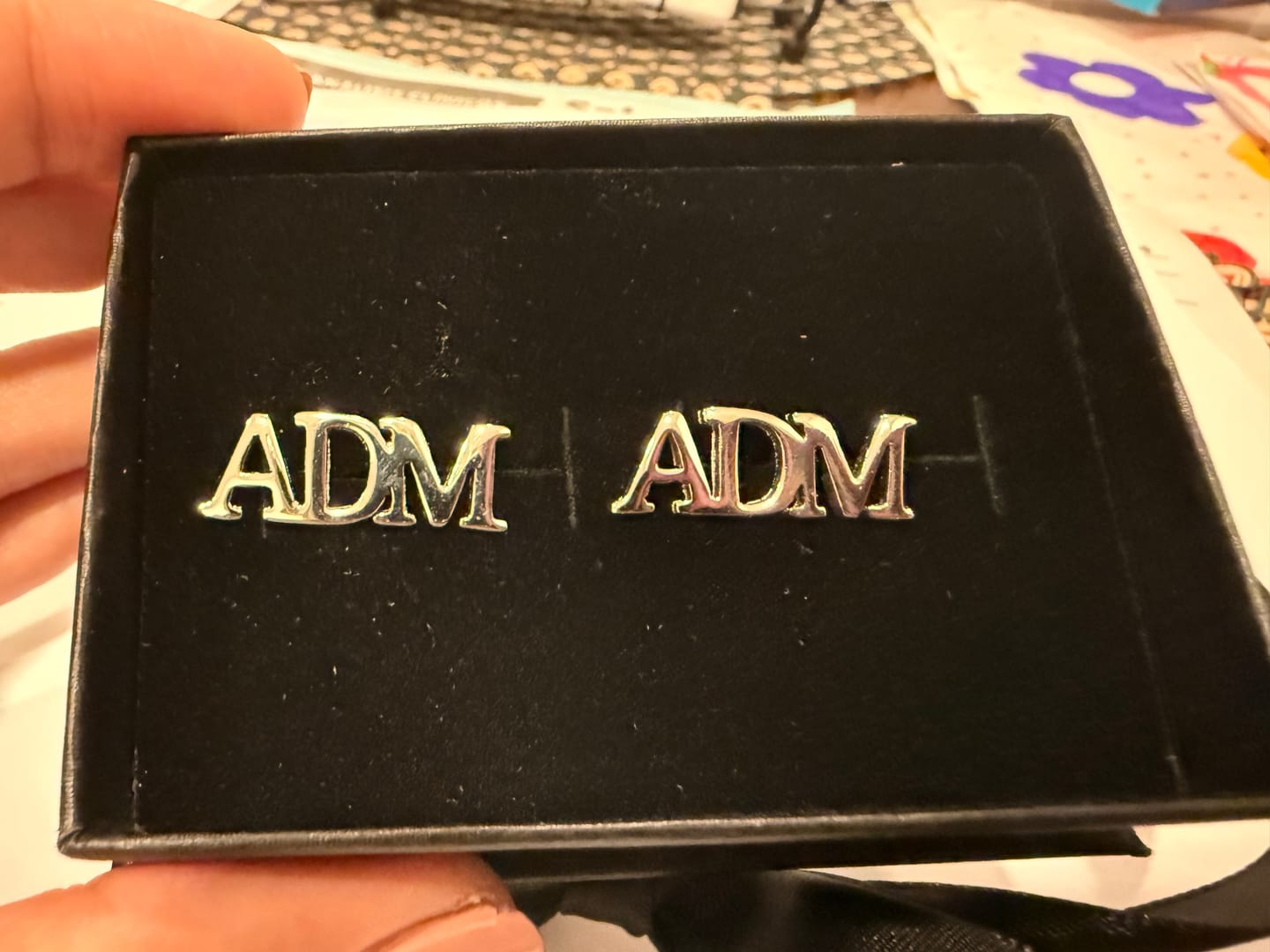 Customer photo review of Mancuernillas Personalizadas con Iniciales