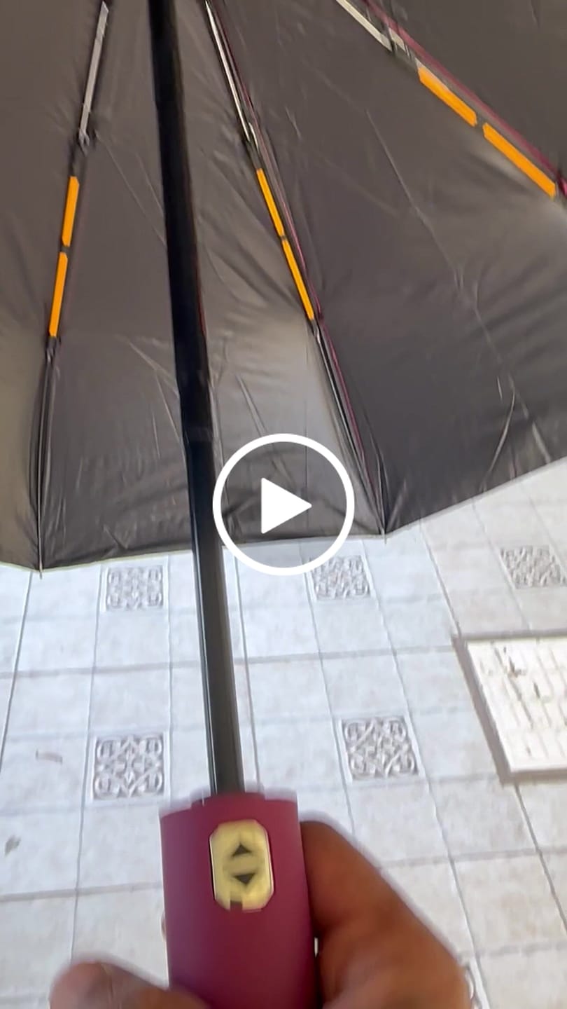Customer video review of UV Protected Umbrella with Torch - Unbreakable | Windproof | Waterproof