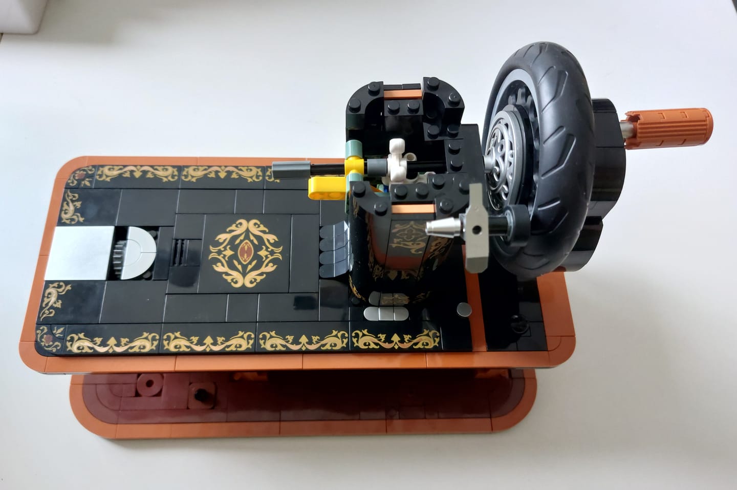 Customer photo review of Pantasy Hand Crank  Sewing Machine 85028