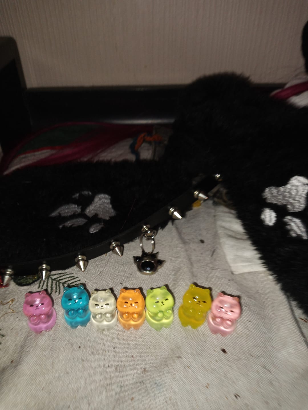 Customer photo review of GlowMeow Mini Lucky Cat Set [7 Piece Set]