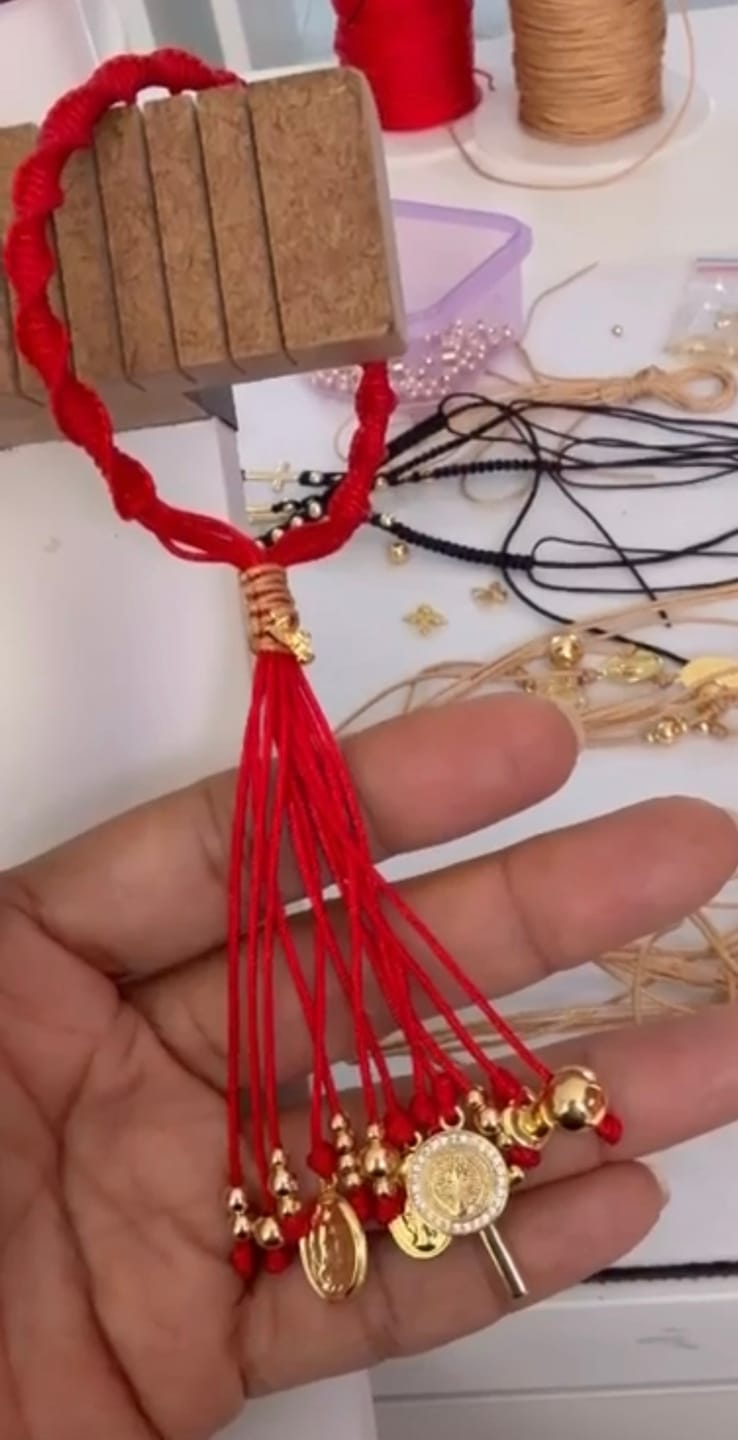 Customer photo review of Pulsera Aura Sagrada