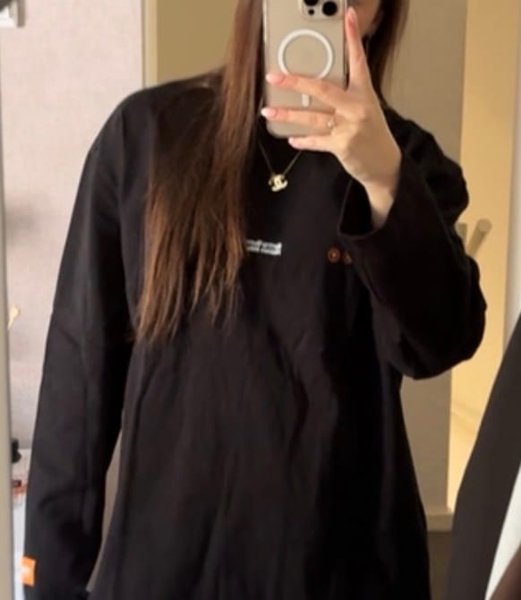 Customer photo review of LONGSLEEVE T-SHIRT ORANGE/BLACK