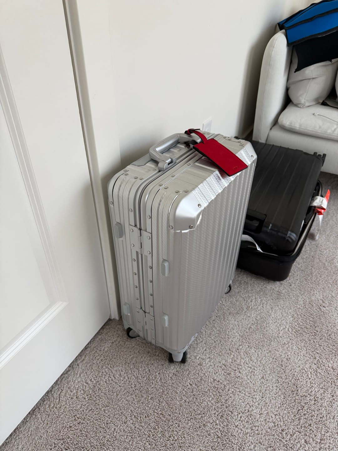 Customer photo review of Alcantara Luggage Tag