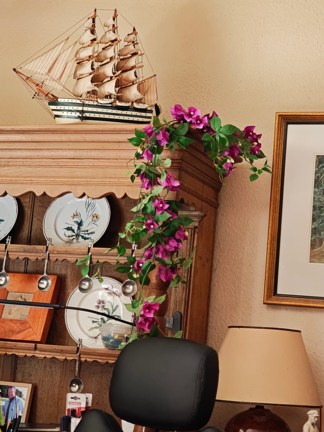 Customer photo review of 150 cm Künstliche Bougainvillea Hängeblumen, UV-beständig & wetterfest für Außen, lange Kunstranke für Balkon, Terrasse & Porch Dekoration