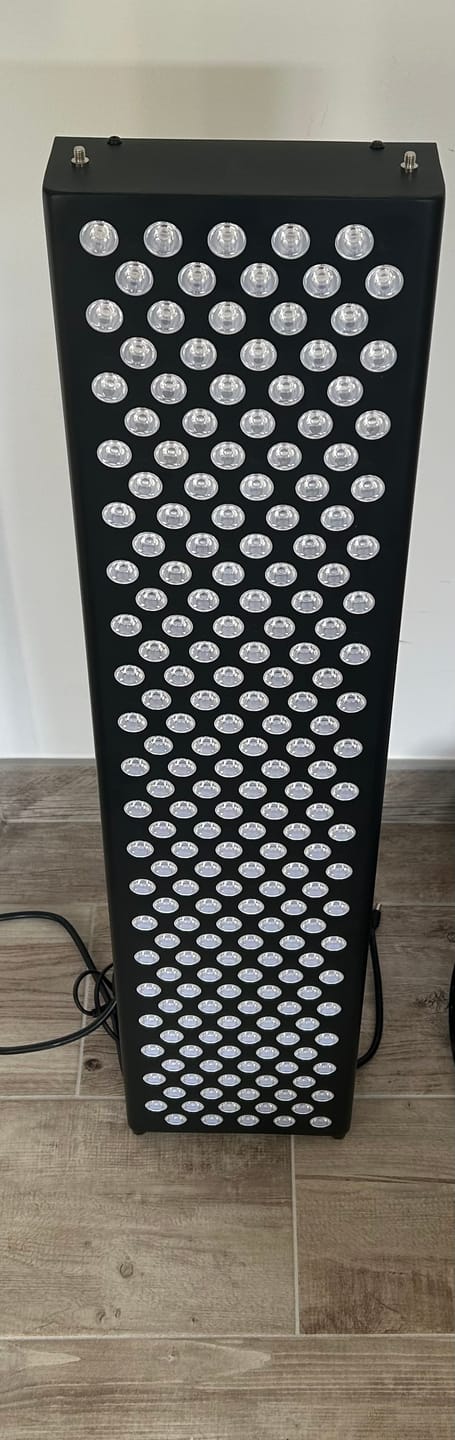 Customer photo review of Koanna® Luma1000™ – Powerful, Mid-Size Red Light Therapy Panel