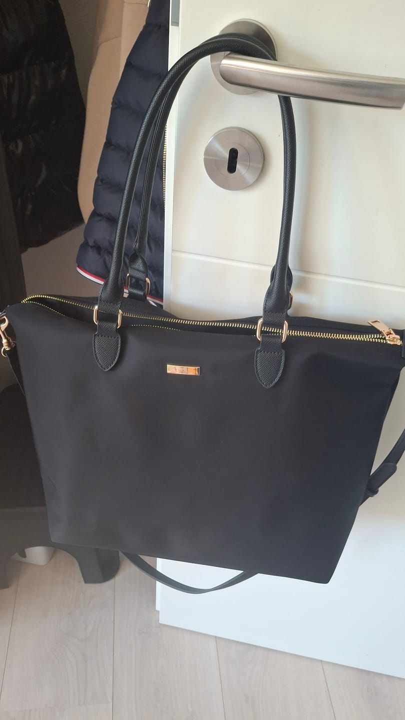 Customer photo review of NAYLA - BLACK