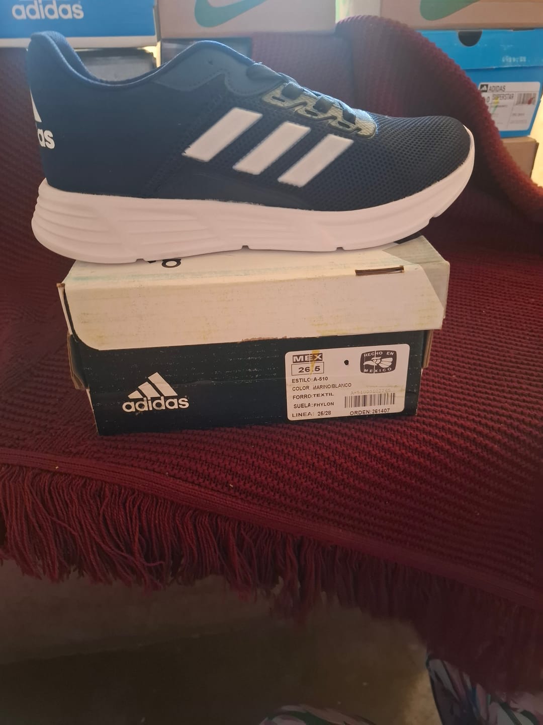 Customer photo review of Tenis 510 Marino Blanco