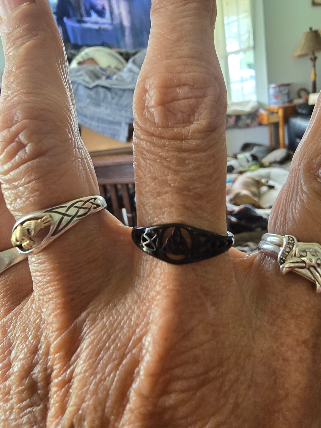 Customer photo review of Titanium Steel Celtic Knot Hollow Ring (Retro Ethnic Style)
