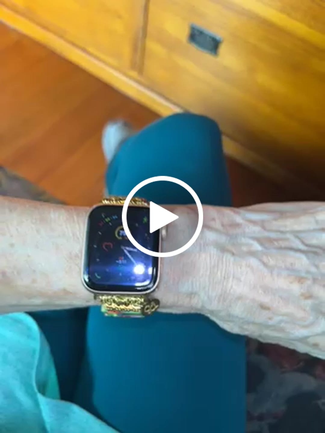 Customer video review of Chic Flower Stretch Apple Watch Strap
