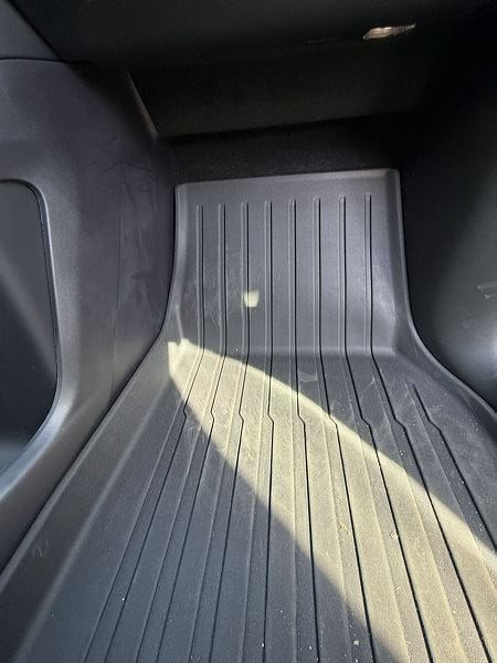 Customer photo review of All-Weather TPE Floor Mats for 2026 New Tesla Model Y Standard