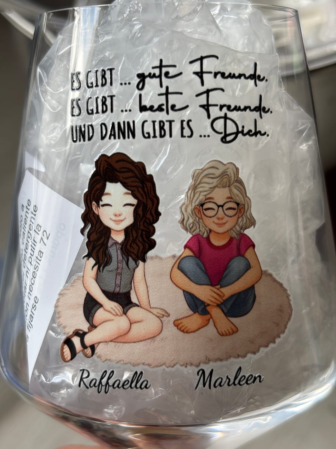 Customer photo review of Auf uns - Personalisiertes Weinglas für beste Freundinnen