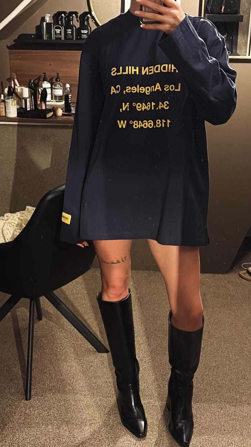 Customer photo review of VINTAGE LOGO LONGSLEEVE T-SHIRT AMBER/NAVY