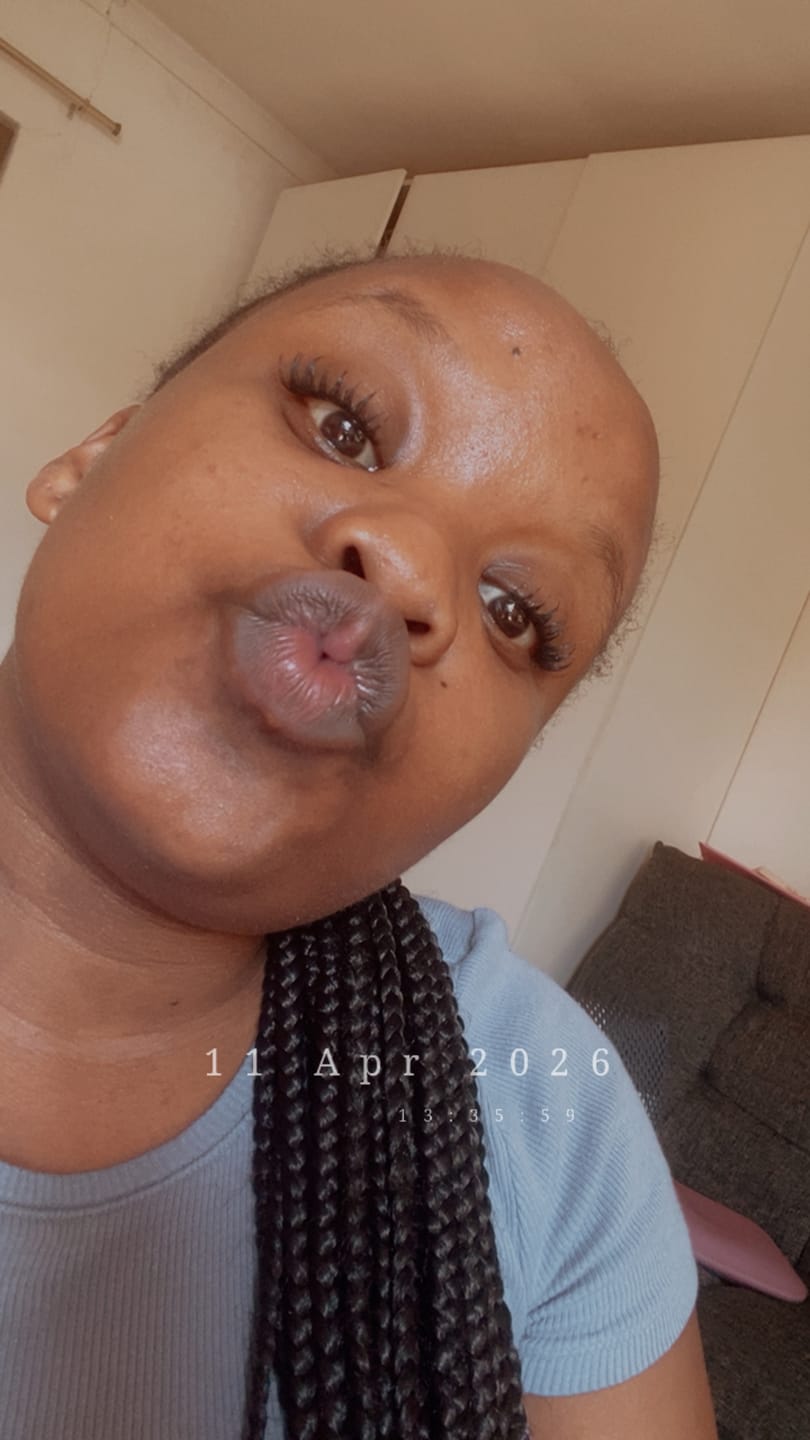 Customer photo review of Bloomy Lash Kit