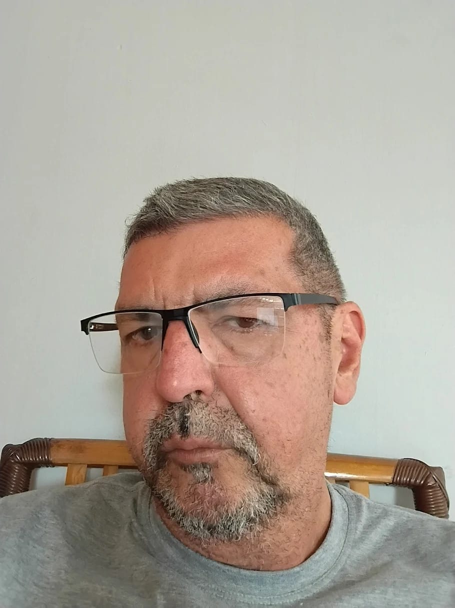 Customer photo review of Óculos de Grau Taguro