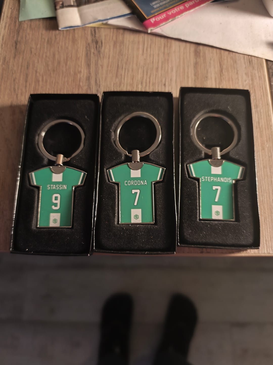 Customer photo review of Porte-clés métal maillot foot SAINT-ETIENNE ASSE n°2 personnalisable - TEAMCOQUES