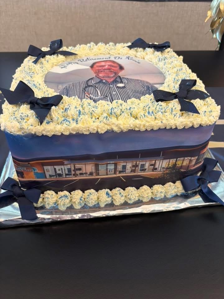 Customer photo review of 20 cm Pre-cut Circle Custom Edible Icing Image
