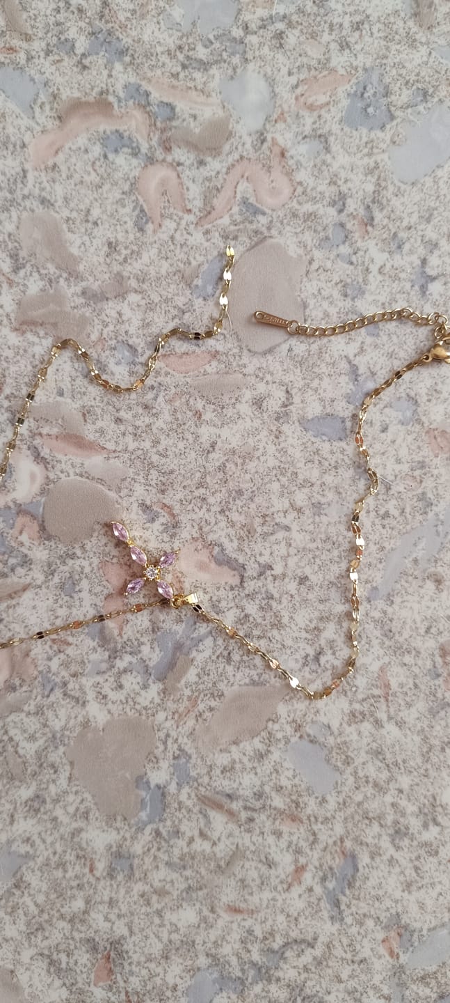 Customer photo review of Collier Chrétien Prière Femme