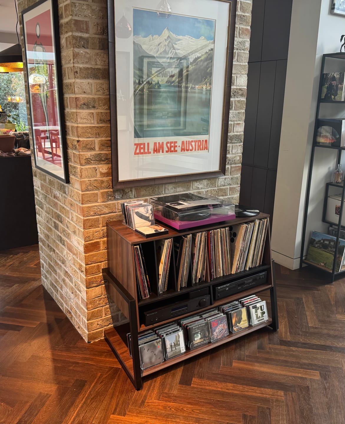 Customer photo review of Eiffel RS10 Record Player Stand