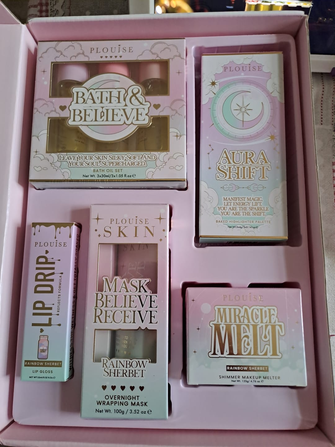 Reseña de la foto del cliente de P. Louise Budget Box (suscripción mensual) Fecha de inicio marzo