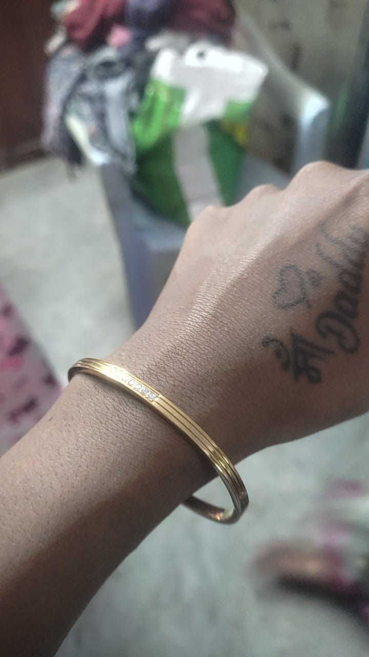 Customer photo review of Diamond Allure Bangle Bracelet