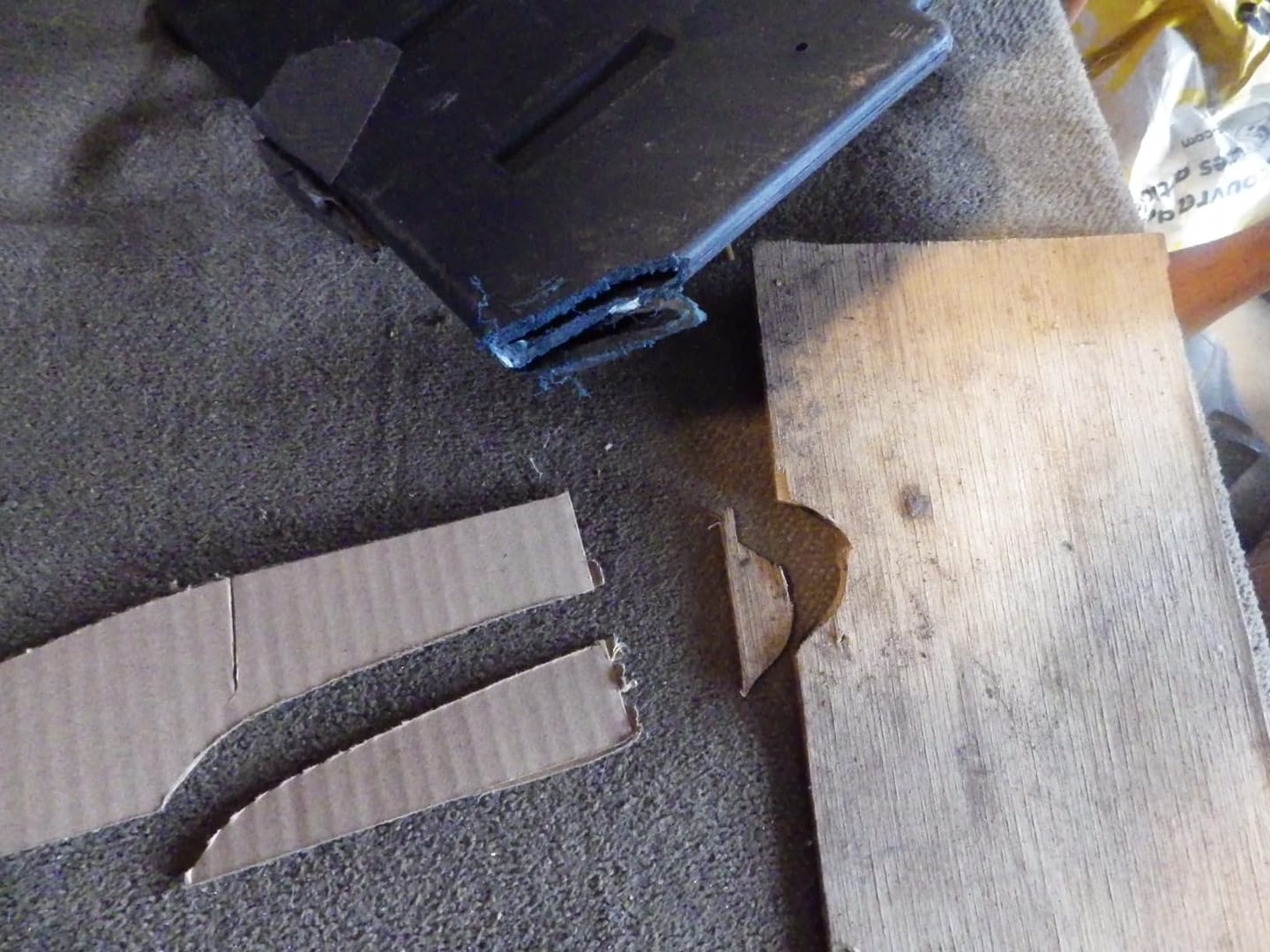 Customer photo review of Oscillating Multi tool Hook Knife Blade for Cutting Soft Materials Roofing Shingles, PVC Carpet and Cardboard