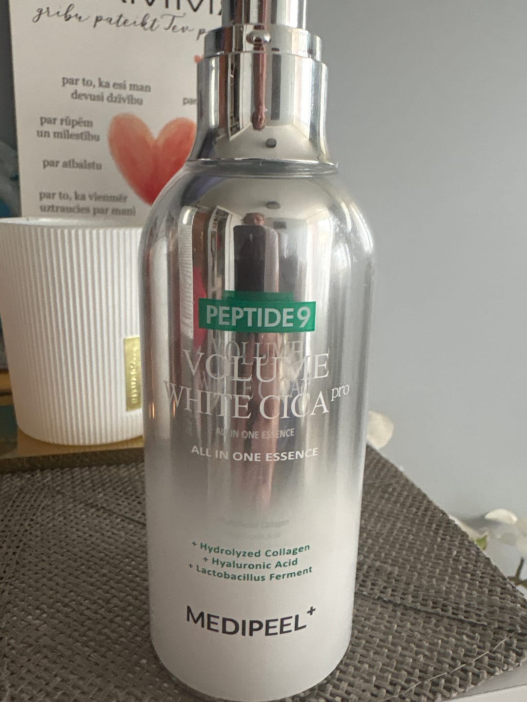 Customer photo review of Izgaismojoša skābekļa esence ar Gotu Kola Medi-Peel Peptide 9 Volume White Cica Essence Pro