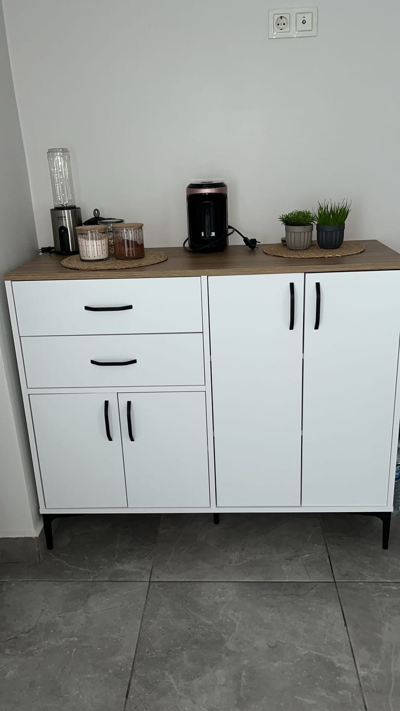 Customer photo review of Rani JE210 Kahve Köşesi Çok Amaçlı Dolap 4 Kapaklı 2 Çekmeceli Kiler Mutfak Dolabı Beyaz - Sepet Ceviz