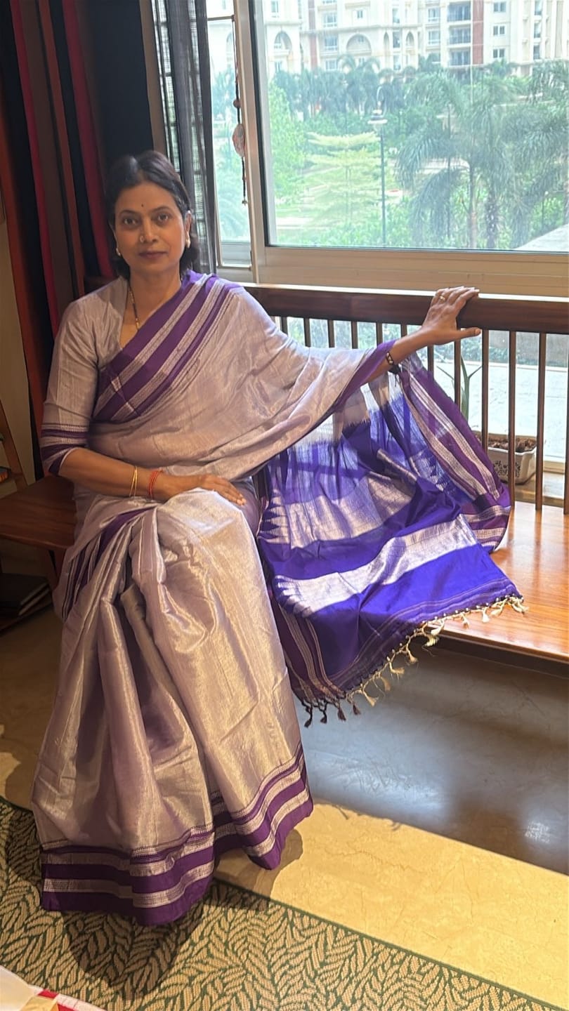 Customer photo review of Utsaav ~ Traditional Ilkal Saree Handloom, Cotton Silk in Lavender with Dark Purple Border and Pallu